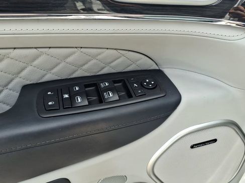 Used 2021 Jeep Grand Cherokee Summit AWD/4WD image 12