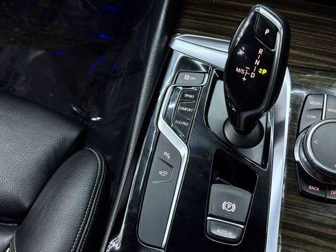 Used 2018 BMW 530i w/ Premium Package image 29