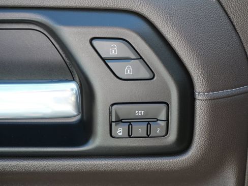 Used 2019 GMC Sierra 1500 SLT AWD/4WD image 19