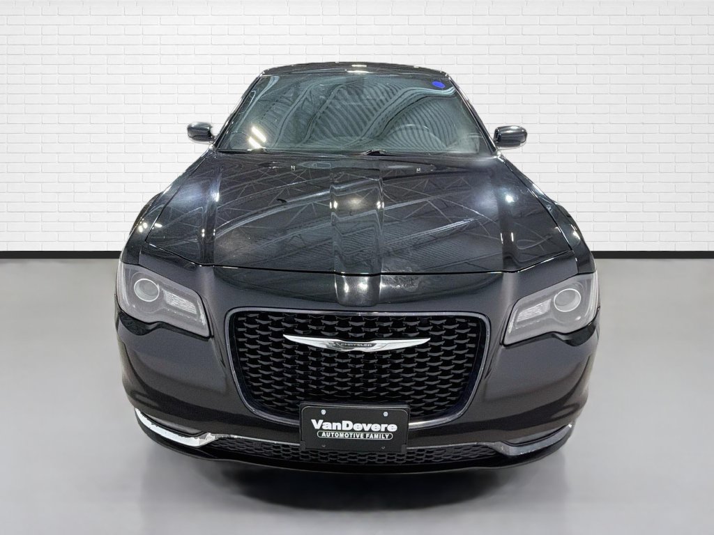 Used 2018 Chrysler 300 S w/ 300S Premium Group AWD/4WD image 2