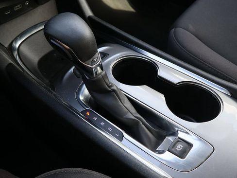 Used 2024 Chevrolet Malibu LT FWD image 18