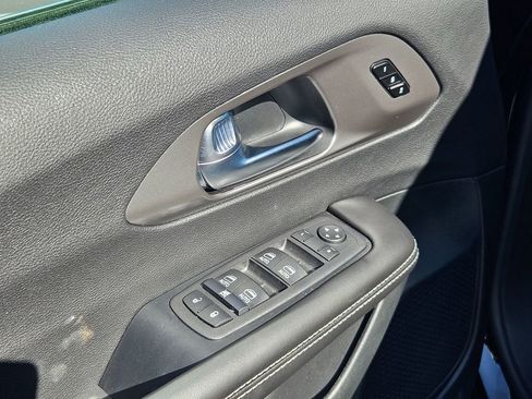 New 2026 Chrysler Pacifica Select image 11