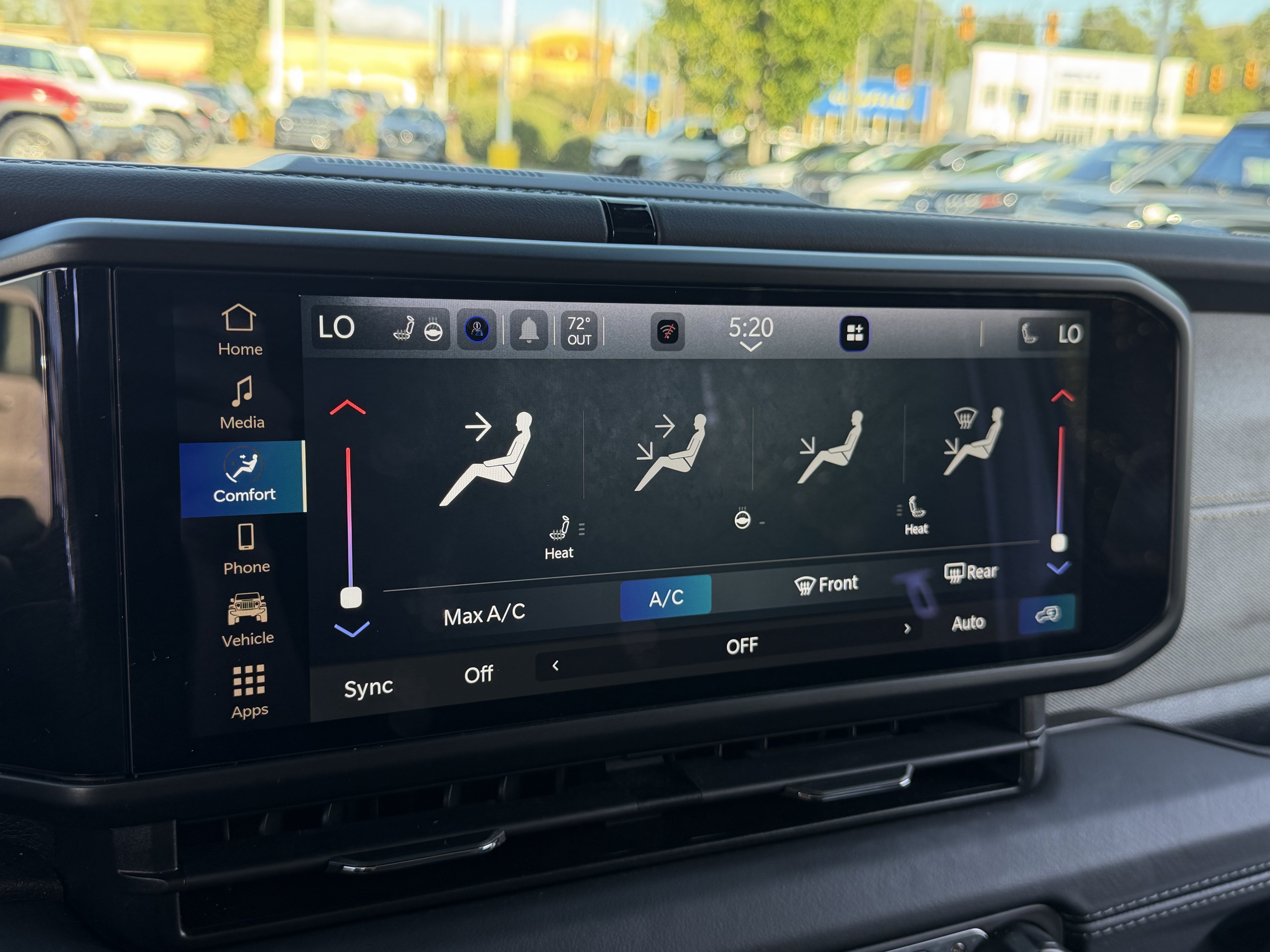 Used 2026 Jeep Wrangler Unlimited Sahara AWD/4WD image 28
