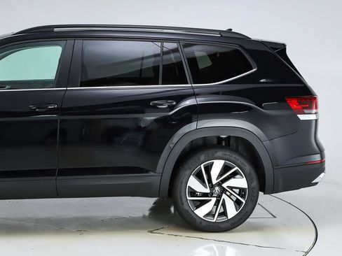 New 2026 Volkswagen Atlas SE FWD image 43