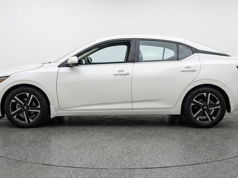 Used 2025 Nissan Sentra SV image 5