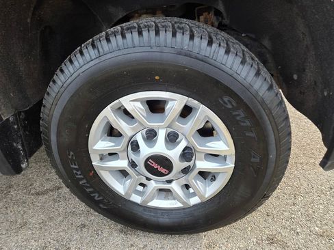 Used 2022 GMC Sierra 2500 SLE w/ SLE Value Package; image 39