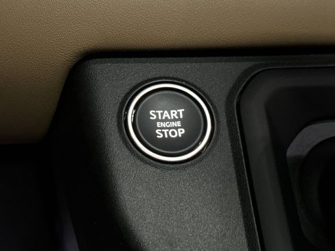 New 2025 Land Rover Defender 110 X-Dynamic SE image 28