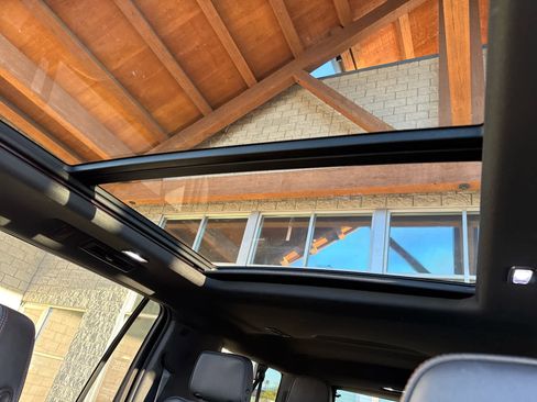 Certified 2022 Chevrolet Suburban RST image 24