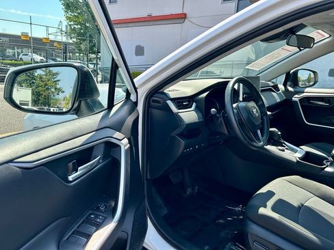 Certified 2025 Toyota RAV4 XLE w/ Convenience Package AWD/4WD image 9