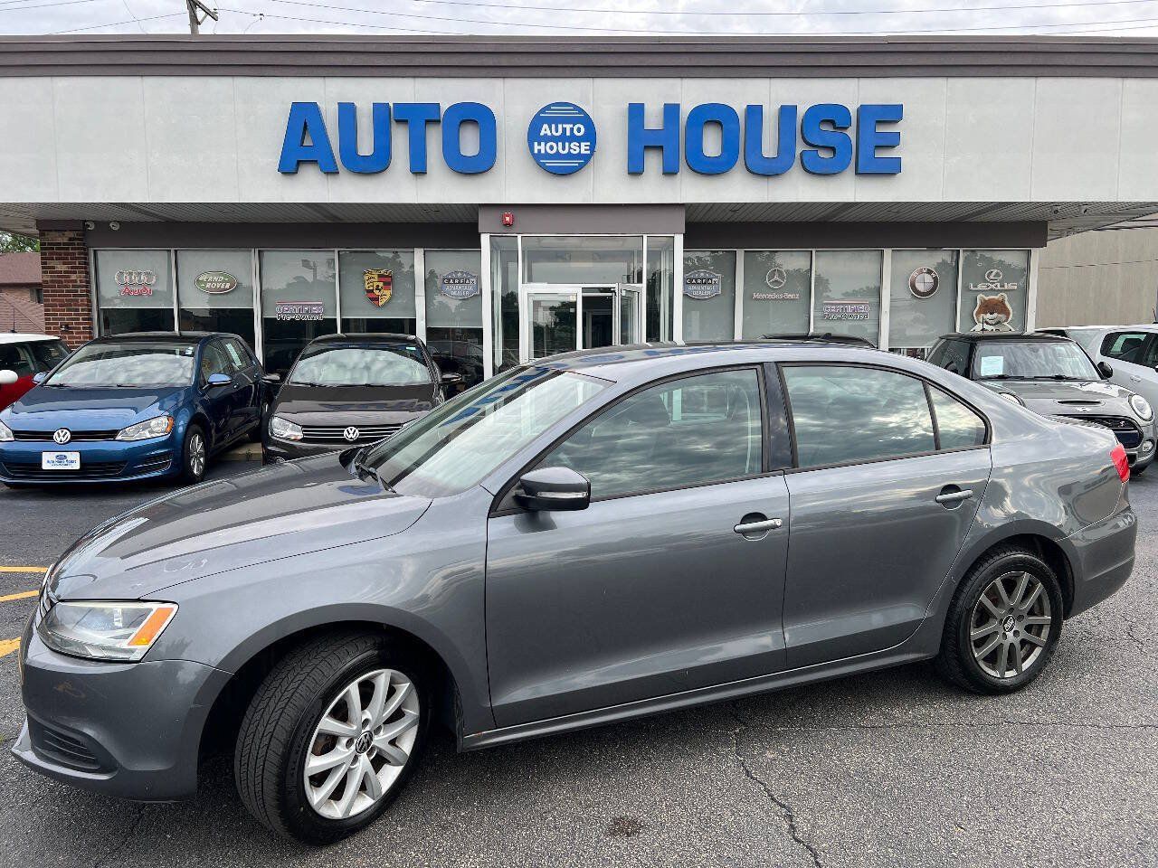 Used 2012 Volkswagen Jetta SE FWD image 1