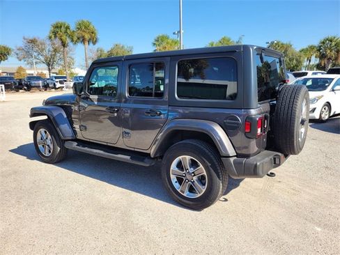 Used 2020 Jeep Wrangler Unlimited Sahara image 11