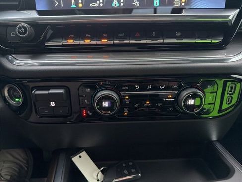 Certified 2023 Chevrolet Silverado 1500 High Country w/ Technology Package image 32