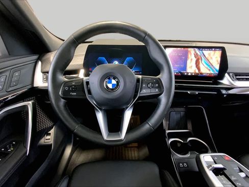 Used 2025 BMW X2 xDrive28i AWD/4WD image 5