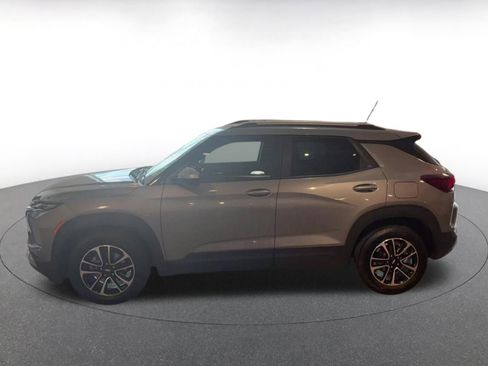 Used 2025 Chevrolet TrailBlazer LT image 9