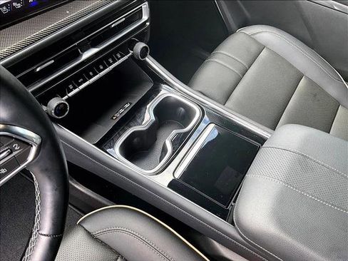 Certified 2025 Chevrolet Traverse High Country image 15