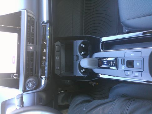 Used 2024 Toyota Prius LE image 27