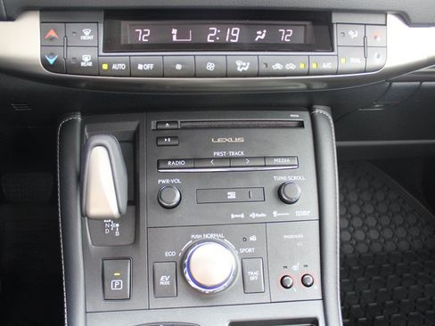 Used 2017 Lexus CT 200h w/ Navigation System Package FWD image 14