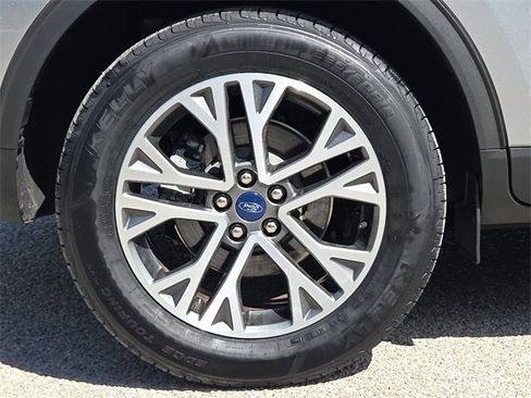 Certified 2022 Ford Escape SEL w/ Technology Package image 9