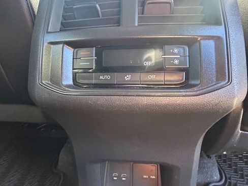 Used 2021 Volkswagen Atlas SE image 15