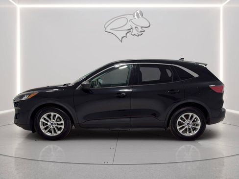 Used 2022 Ford Escape SE FWD image 2