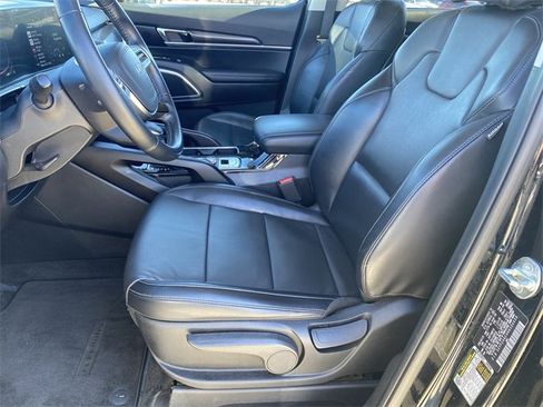 Used 2024 Kia Telluride LX image 10