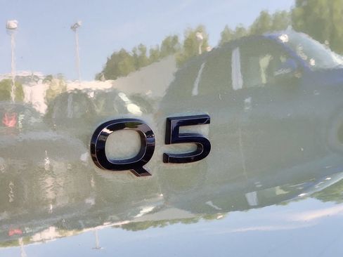 Used 2025 Audi Q5 Premium w/ Premium Plus AWD/4WD image 28