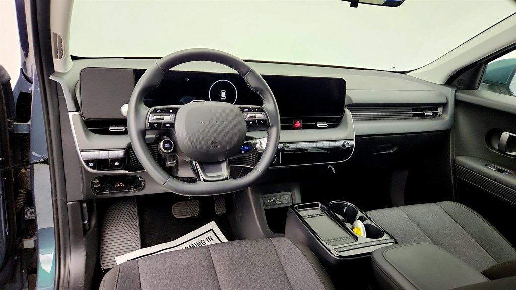 Used 2025 Hyundai Ioniq 5 SE AWD/4WD image 12