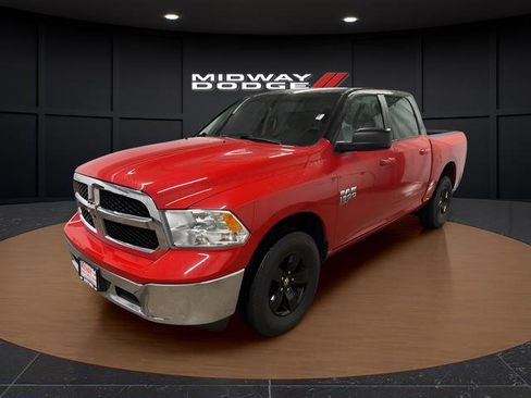 Used 2021 RAM 1500 Classic SLT image 2