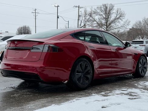 Used 2021 Tesla Model S Plaid image 11