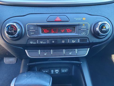 Used 2020 Kia Sorento LX w/ LX I4 Convenience Package image 11