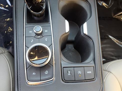 Certified 2023 Cadillac XT4 Luxury w/ Cold Weather Package image 33