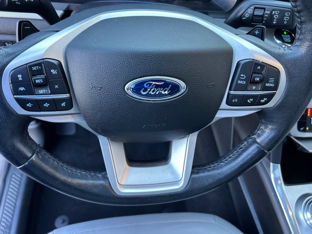 Used 2021 Ford Explorer XLT w/ Equipment Group 202A AWD/4WD image 9