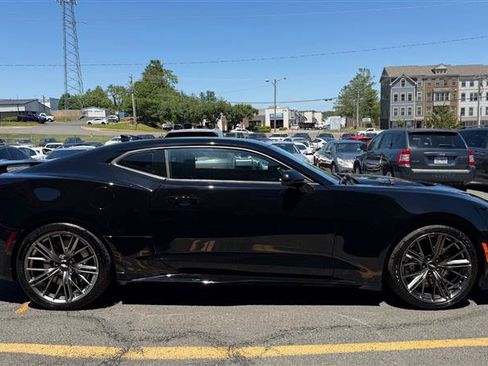 Used 2019 Chevrolet Camaro ZL1 RWD image 14