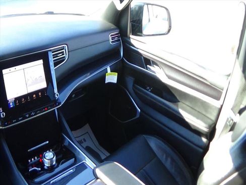 Certified 2024 Jeep Wagoneer 4WD w/ Convenience Group I image 13