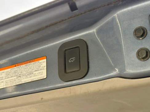 Used 2015 Toyota Sienna XLE w/ XLE Navigation Package image 43