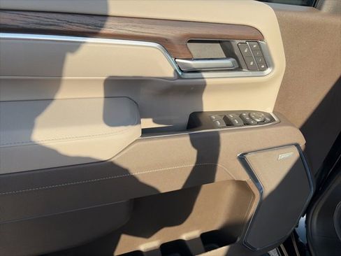 New 2026 GMC Sierra 3500 SLT image 17