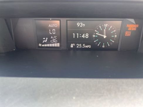Used 2017 Subaru Forester 2.5i Premium w/ All-Weather Package AWD/4WD image 19