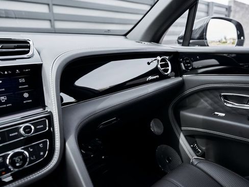 Used 2023 Bentley Bentayga Extended Wheelbase AWD/4WD image 84
