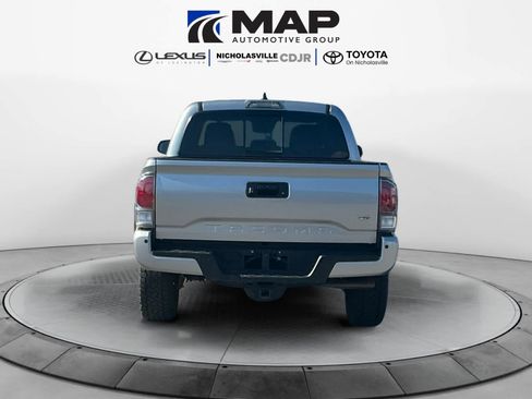 Used 2022 Toyota Tacoma TRD Off-Road w/ Technology Package AWD/4WD image 4