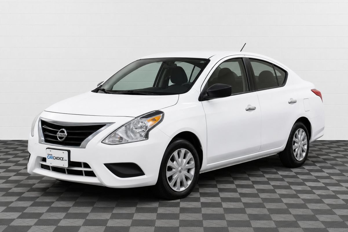 Used 2018 Nissan Versa SV FWD image 1