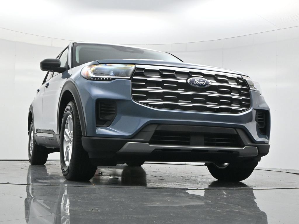 Used 2026 Ford Explorer Active AWD/4WD image 47