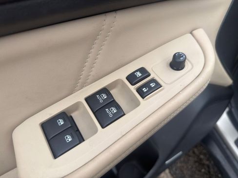 Used 2019 Subaru Outback 3.6R Limited AWD/4WD image 6