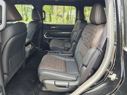 New 2025 Nissan Armada Platinum Reserve AWD/4WD image 11
