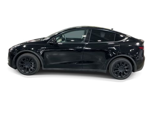Certified 2022 Tesla Model Y Long Range AWD/4WD image 3