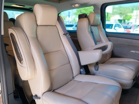Used 2018 Mercedes-Benz Metris Passenger image 28