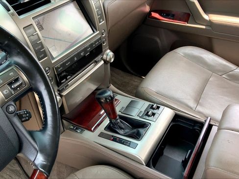 Used 2011 Lexus GX 460 w/ Convenience Pkg AWD/4WD image 15