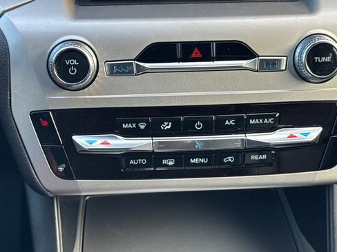 Certified 2022 Ford Explorer XLT w/ Equipment Group 202A image 21