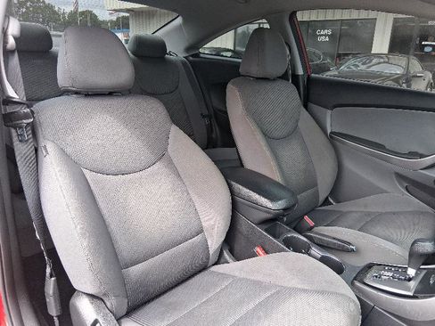Used 2013 Hyundai Elantra image 17