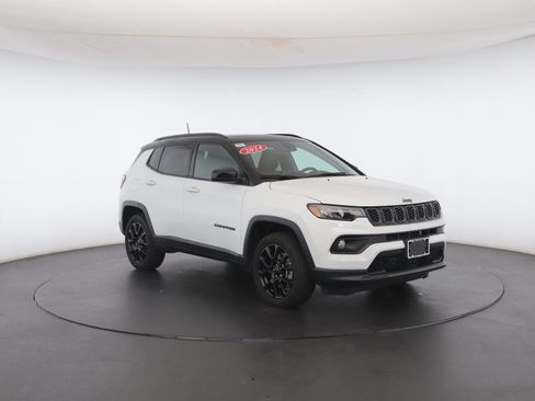 Used 2024 Jeep Compass Latitude w/ Sun and Sound Group image 35