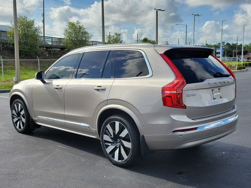 Used 2023 Volvo XC90 T8 Ultimate w/ Lounge Package AWD/4WD image 4